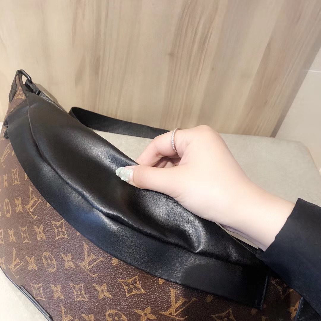 LV $53 gallery