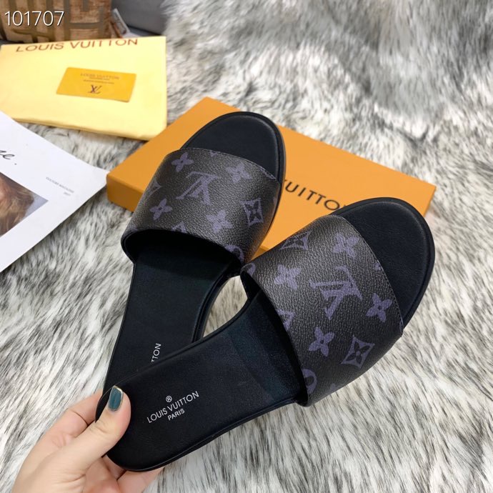 LV $53 gallery