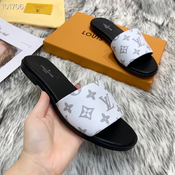 LV $53 gallery