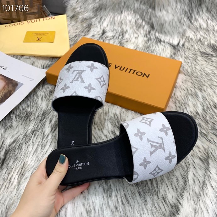 LV $53 gallery