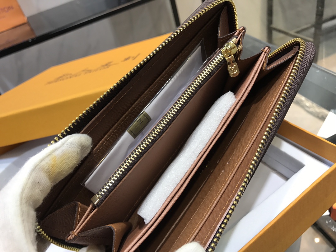 LV $53 gallery