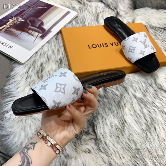 LV $53 gallery