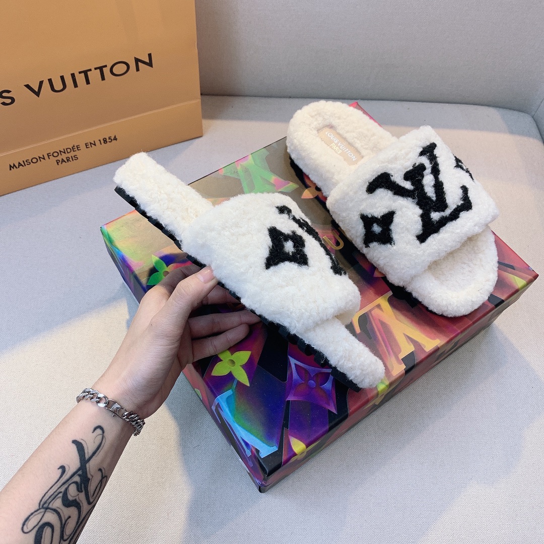 LV $58 gallery