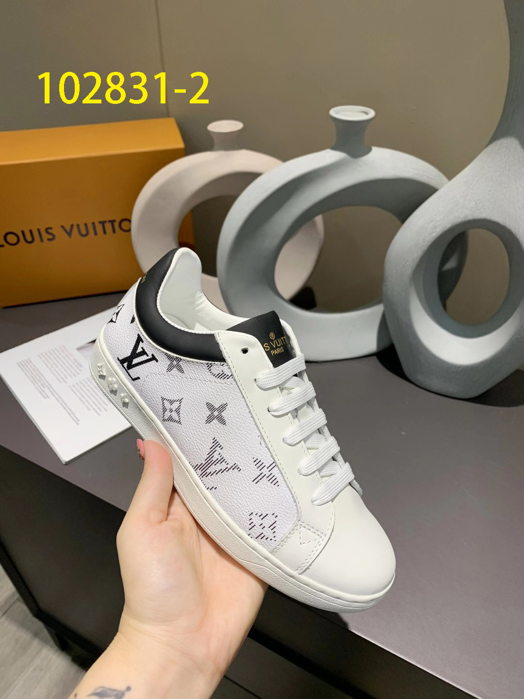 LV $58 gallery