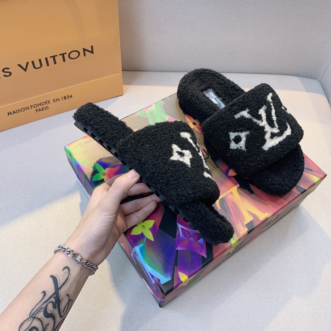 LV $58 gallery