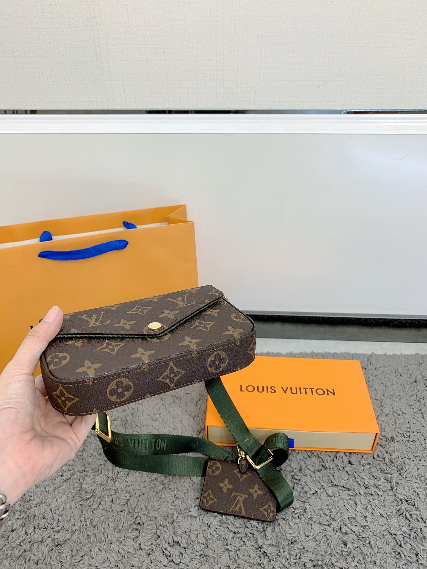 LV $58 gallery