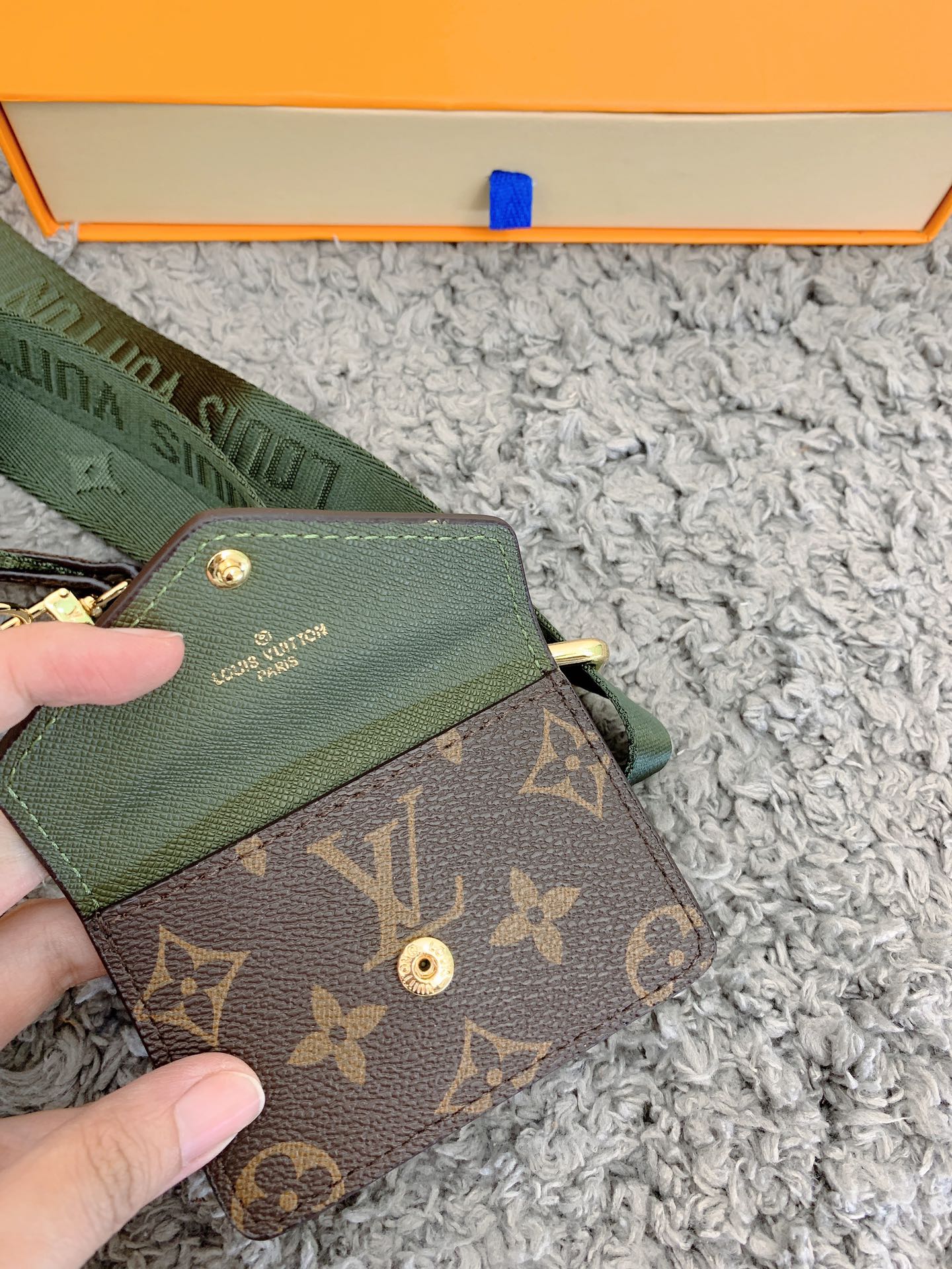 LV $58 gallery