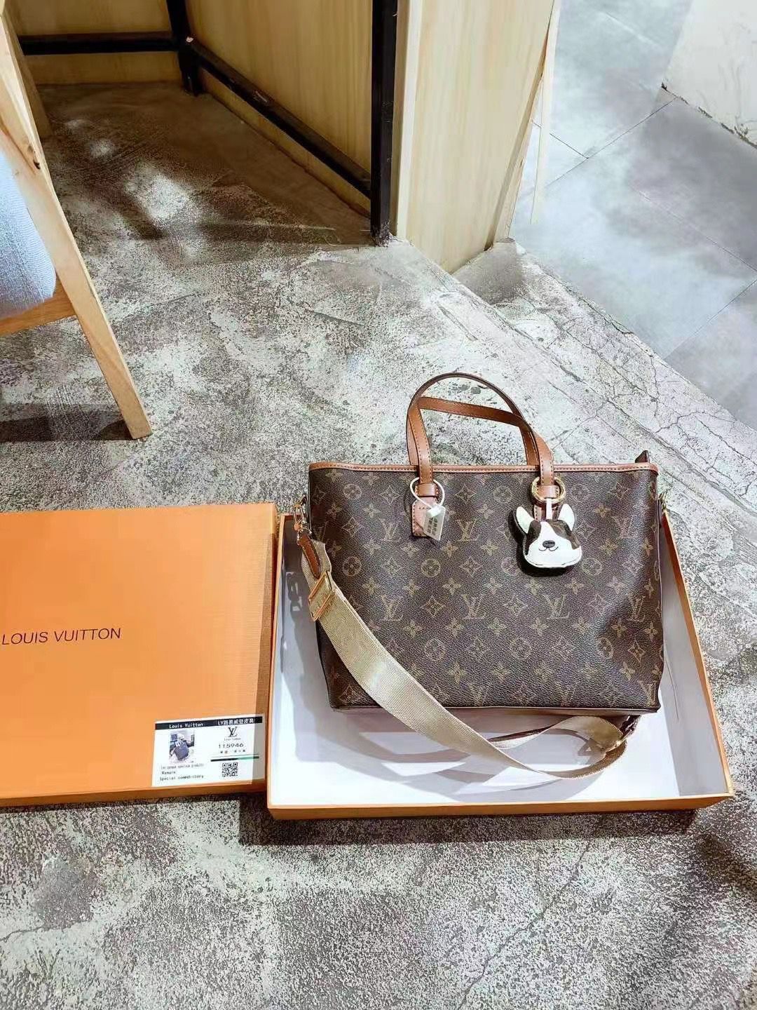 LV $58 gallery