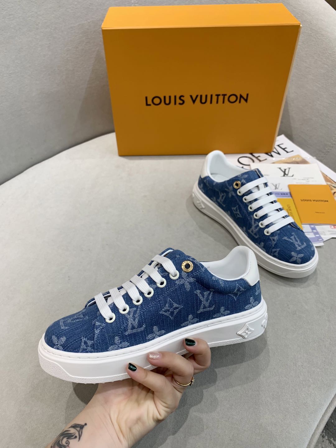 LV $58 gallery