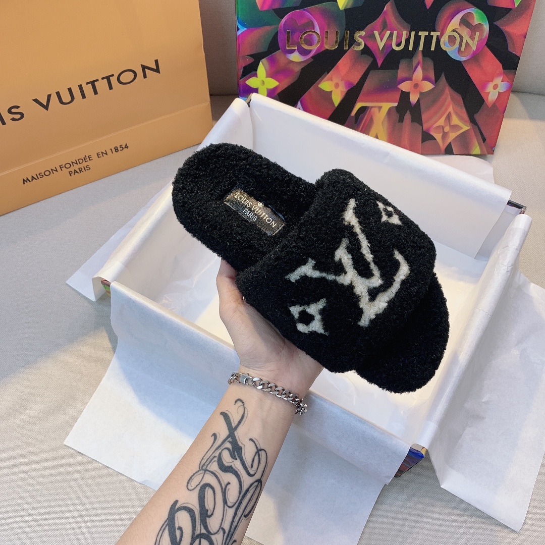 LV $58 gallery