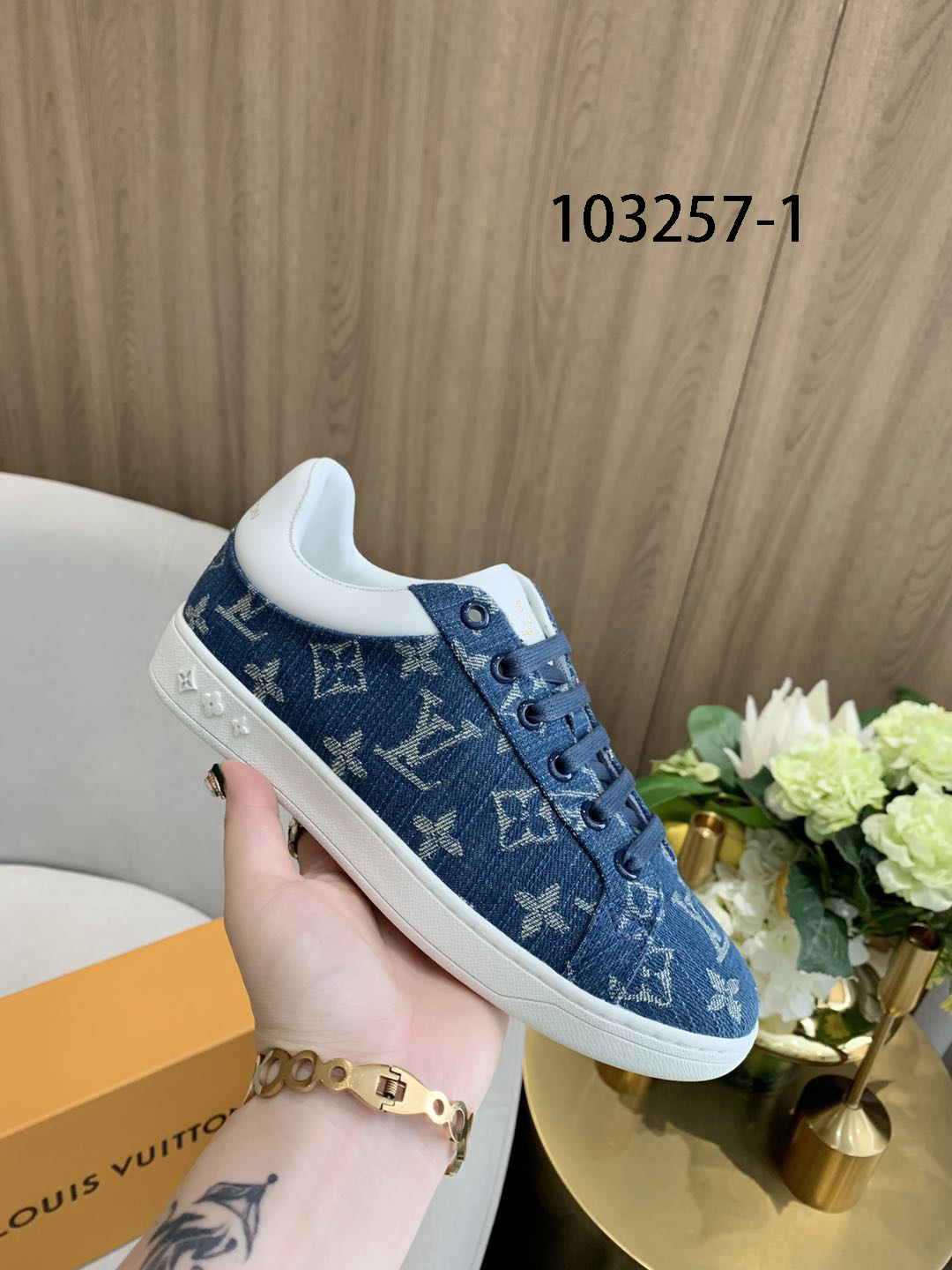 LV $58 gallery