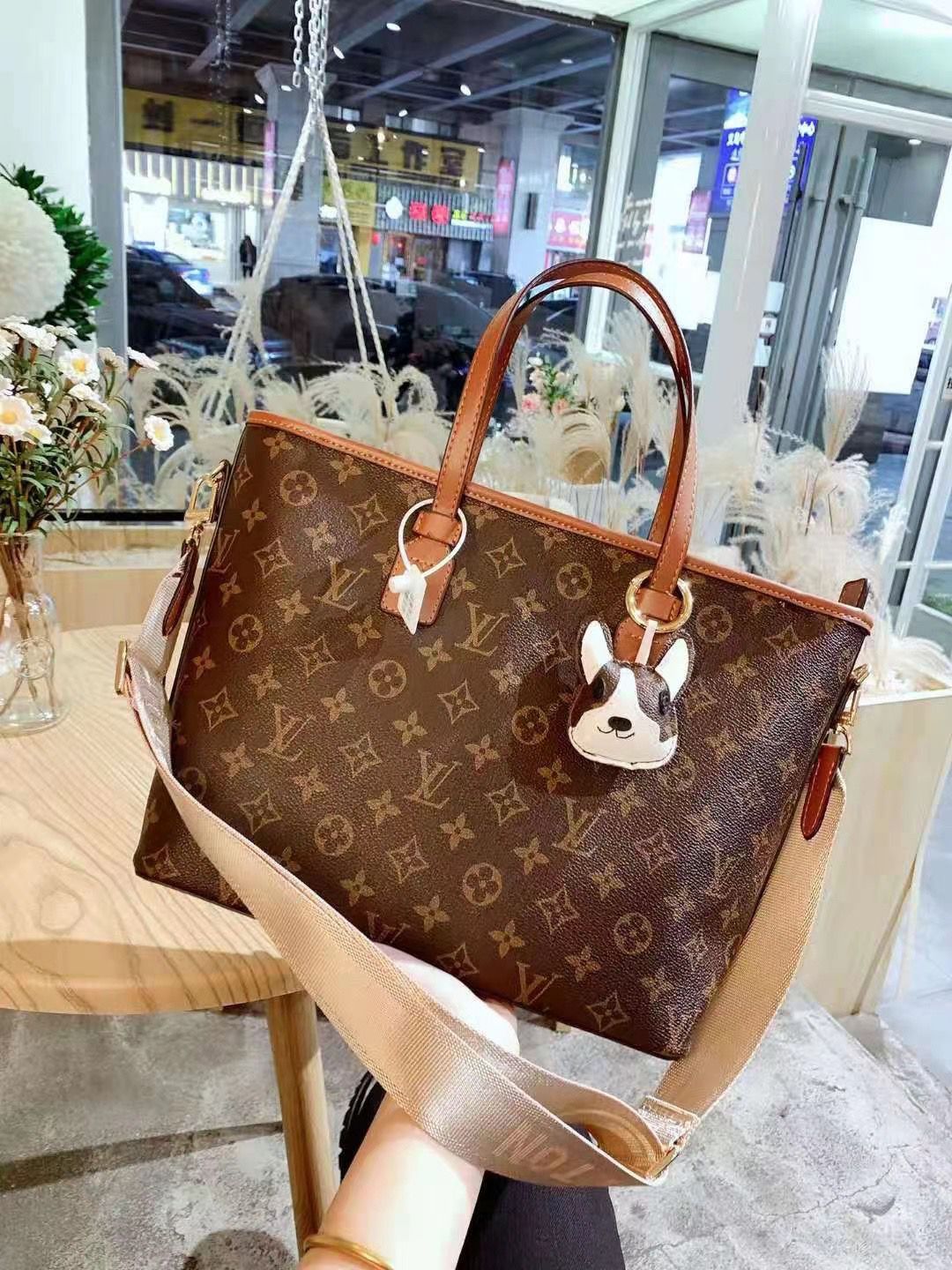 LV $58 gallery