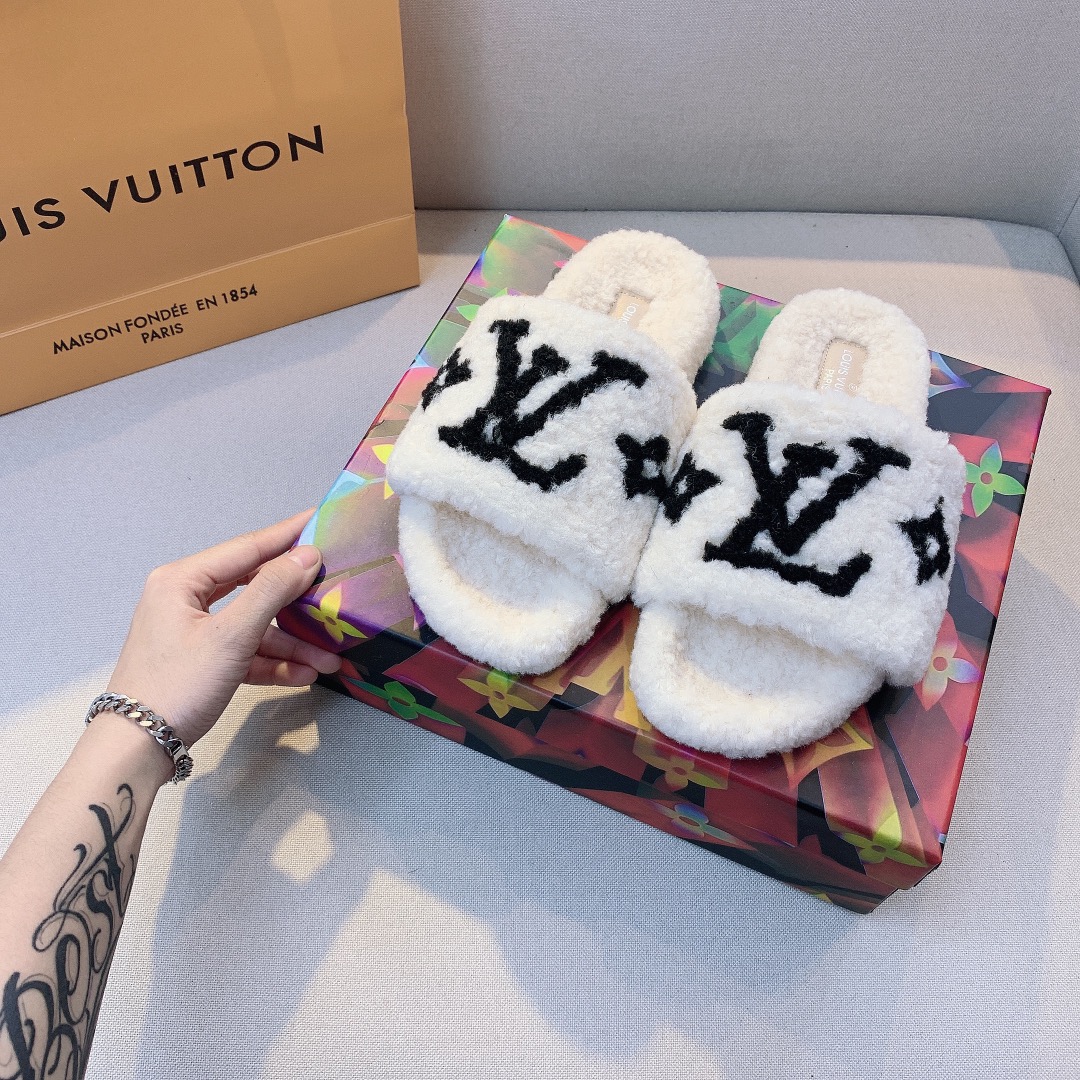 LV $58 gallery