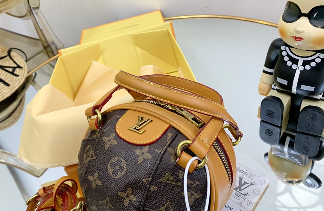 LV $59 gallery