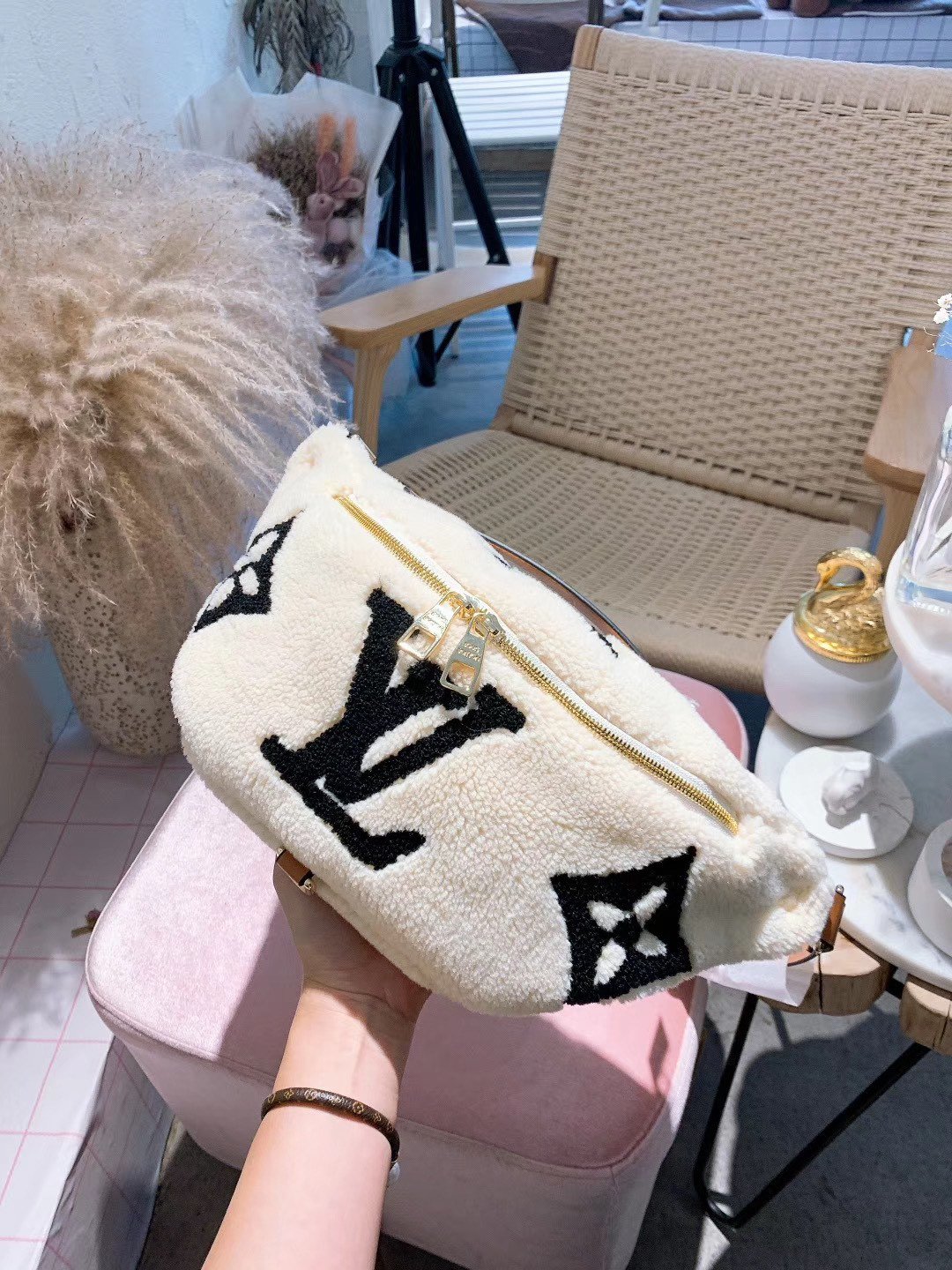 LV $59 gallery