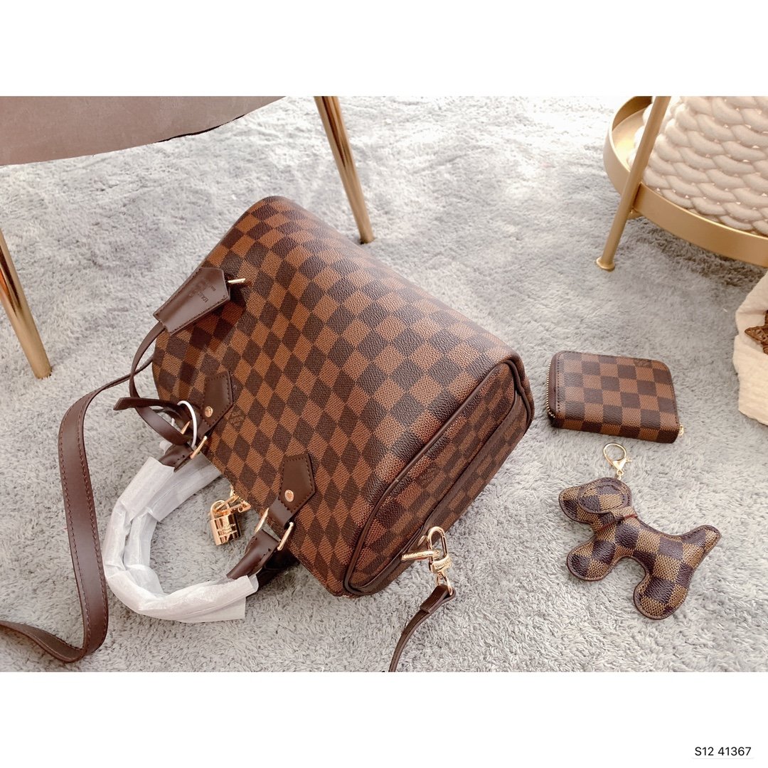 LV $59 gallery