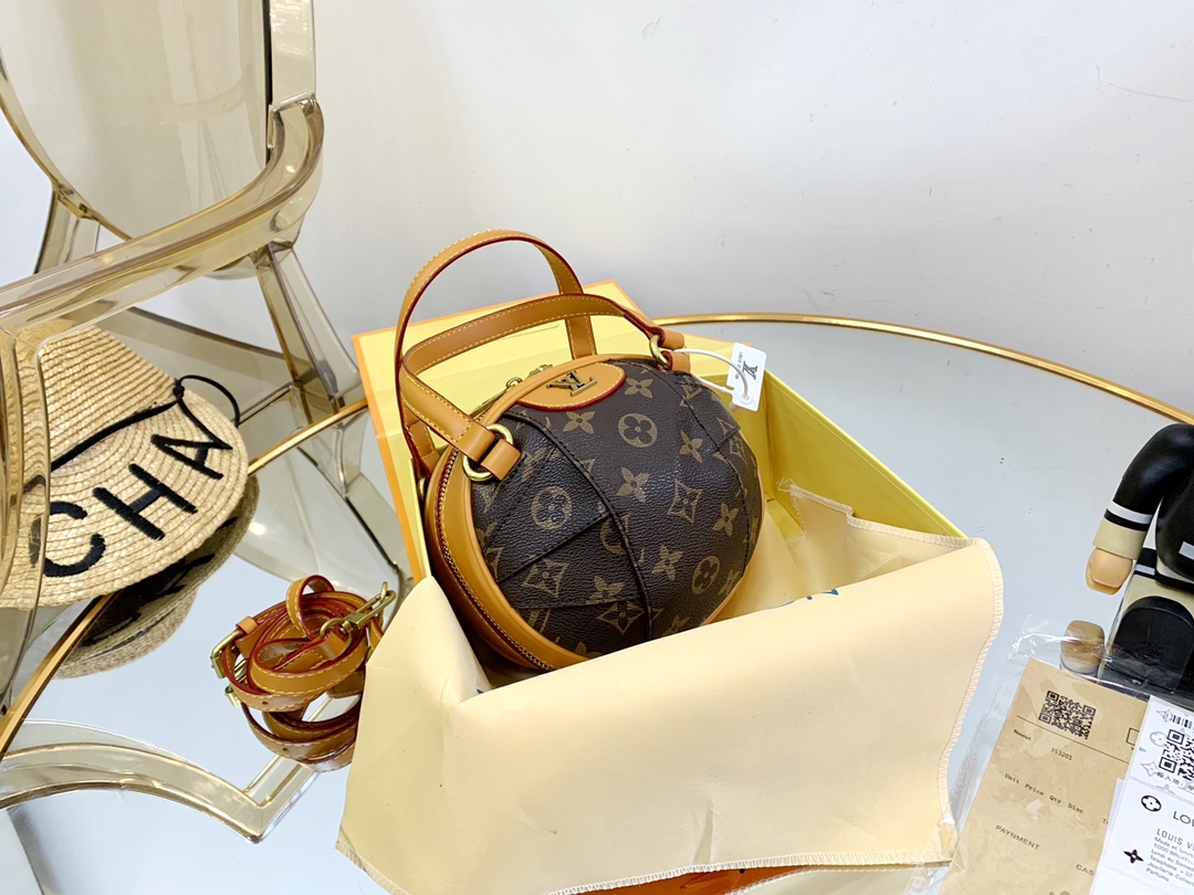 LV $59 gallery