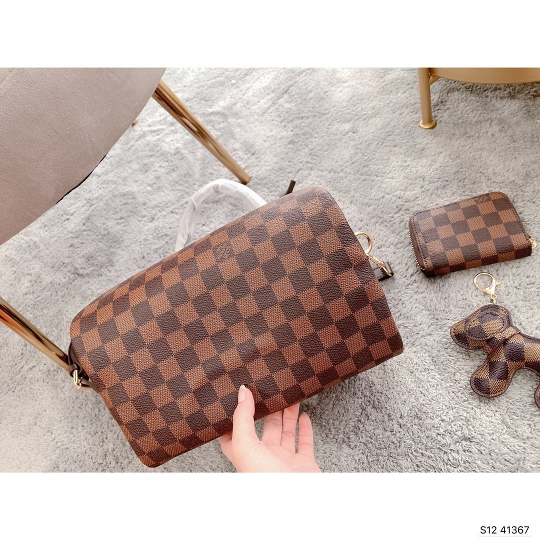 LV $59 gallery