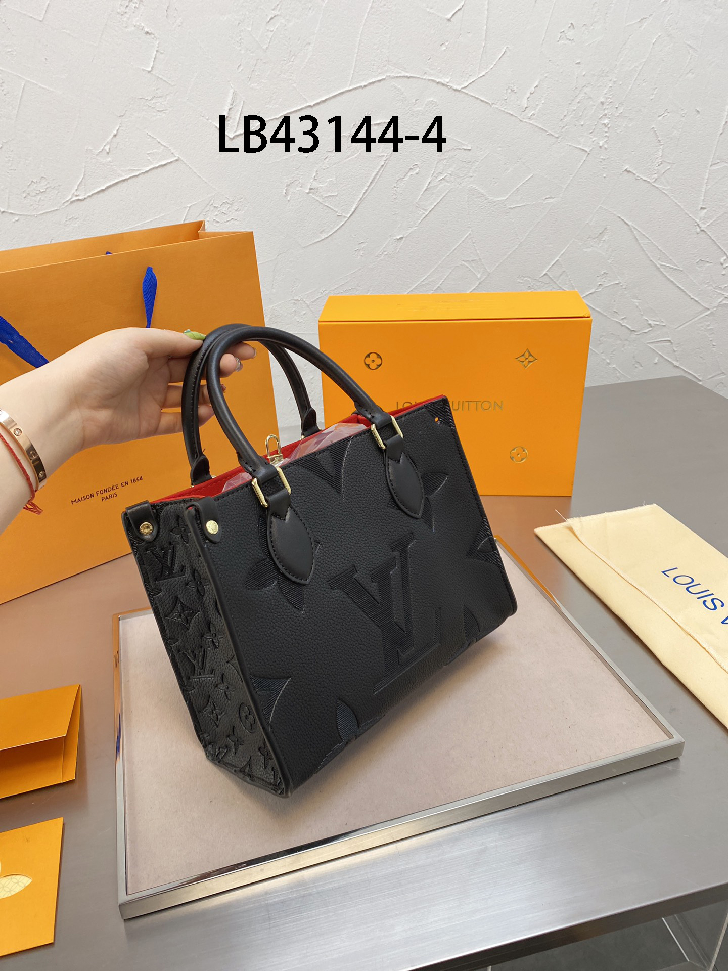 LV $60 gallery