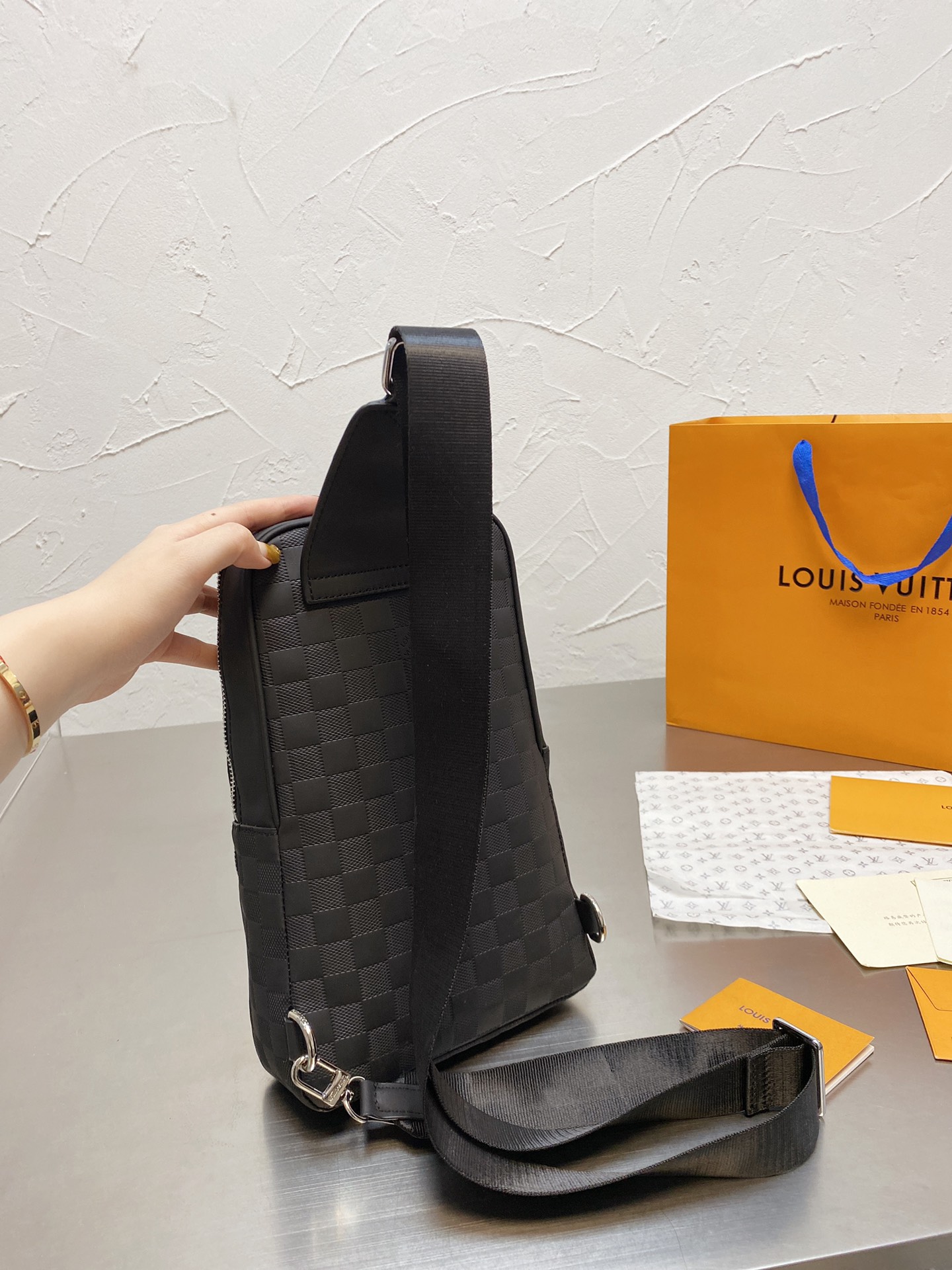 LV $60 gallery