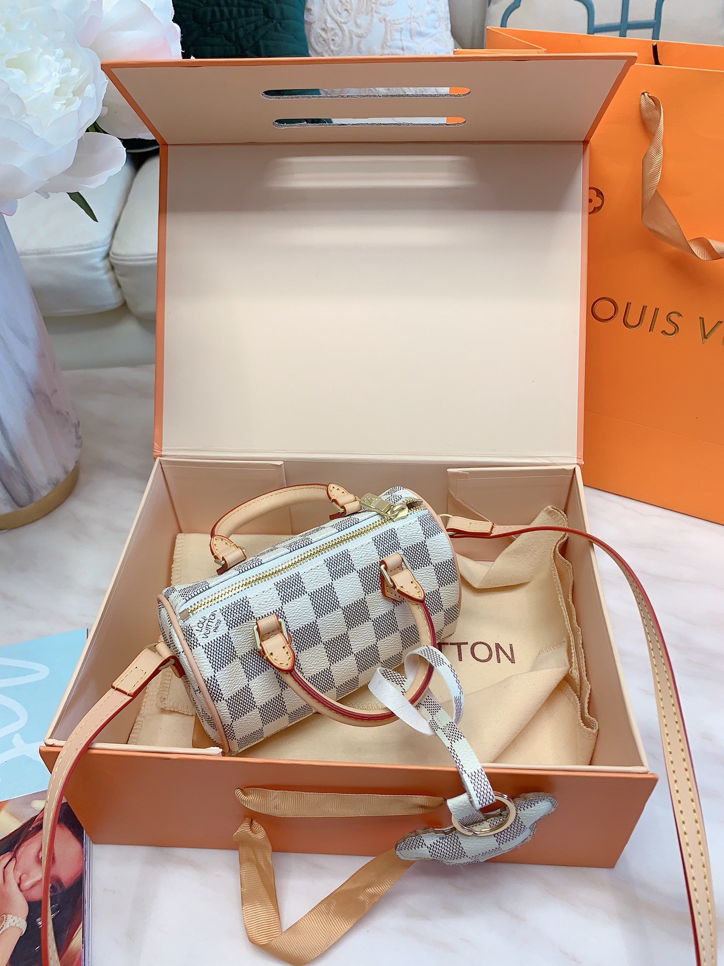 LV $60 gallery