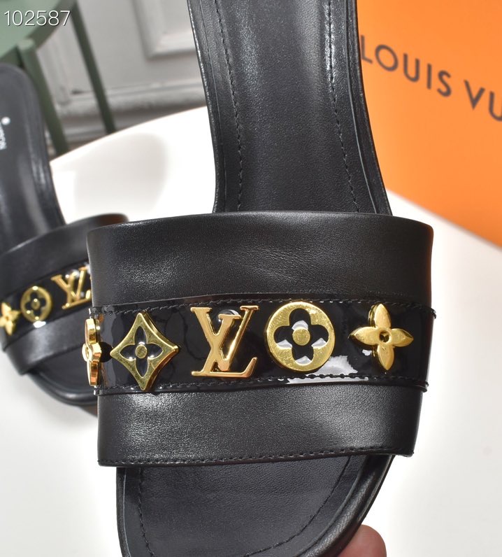 LV $60 gallery