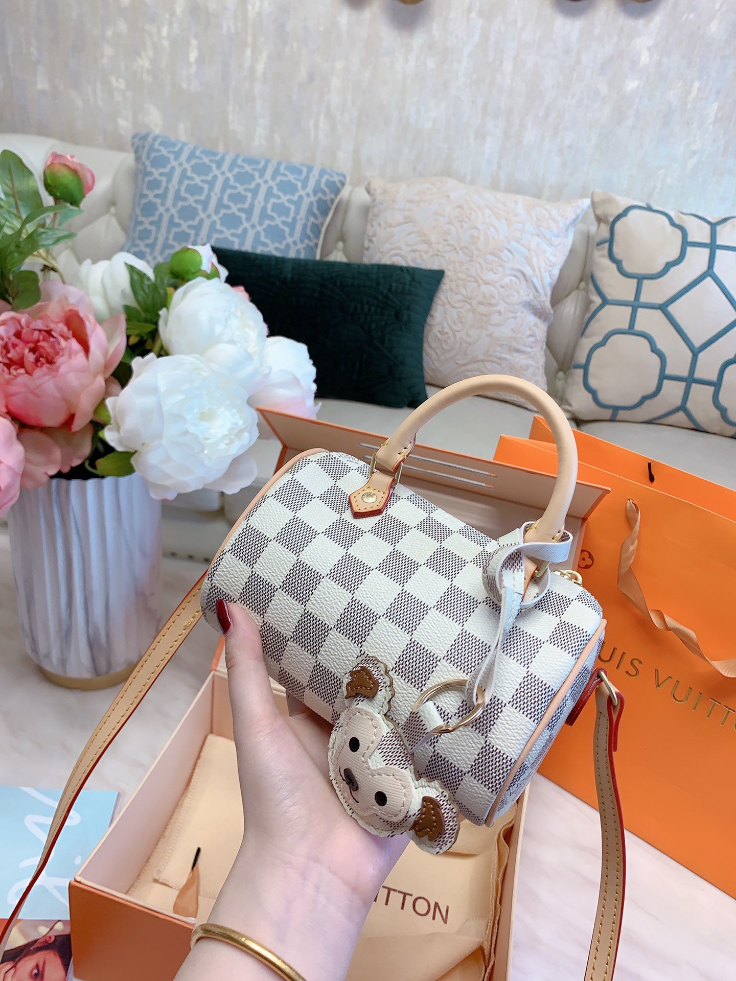 LV $60 gallery