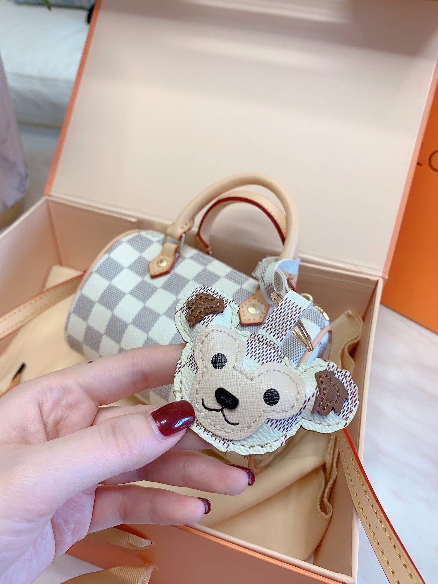 LV $60 gallery