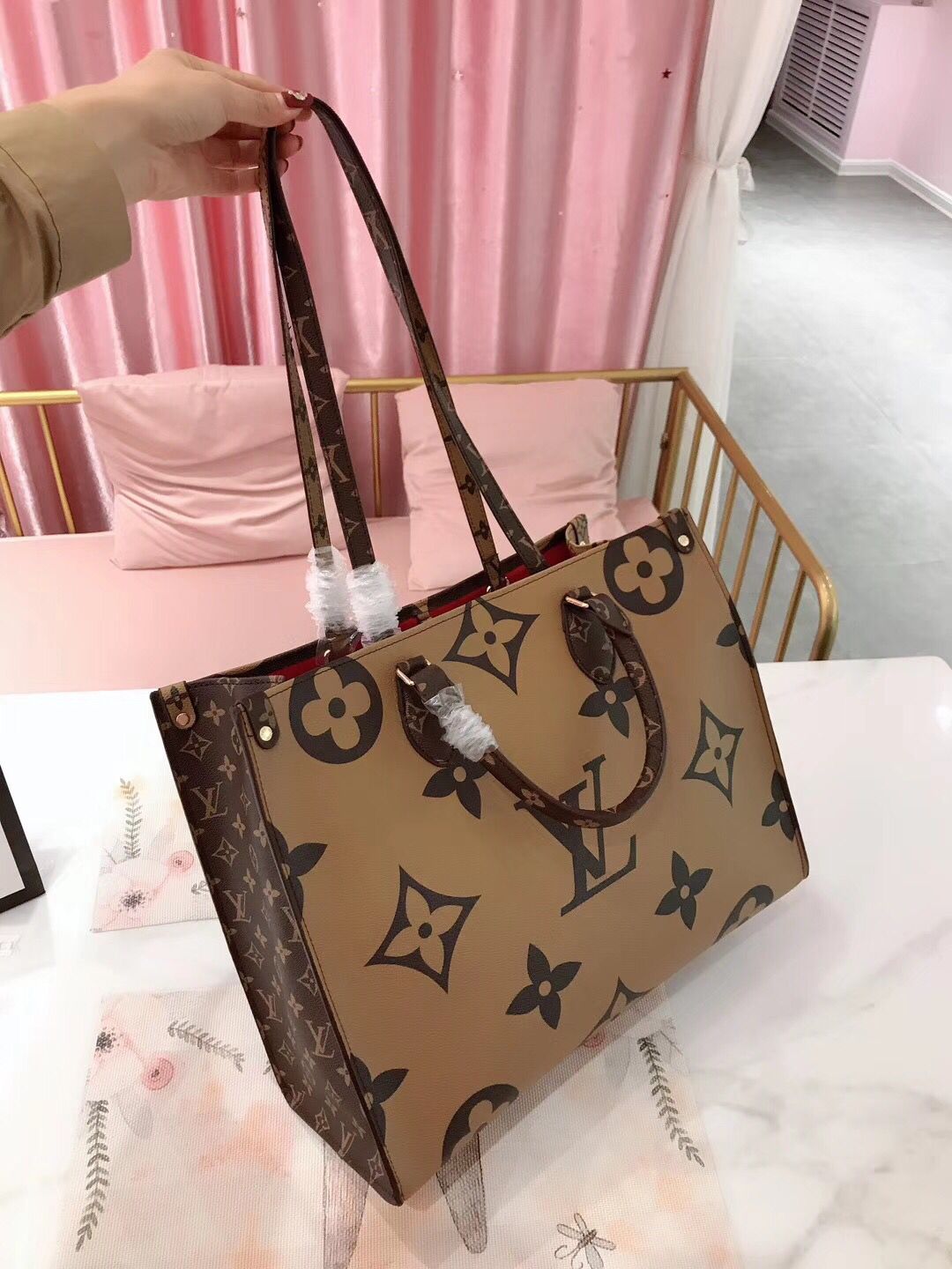 LV $60 gallery