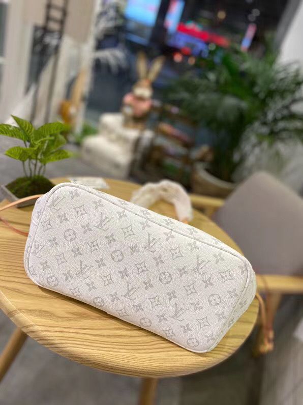 LV $60 gallery