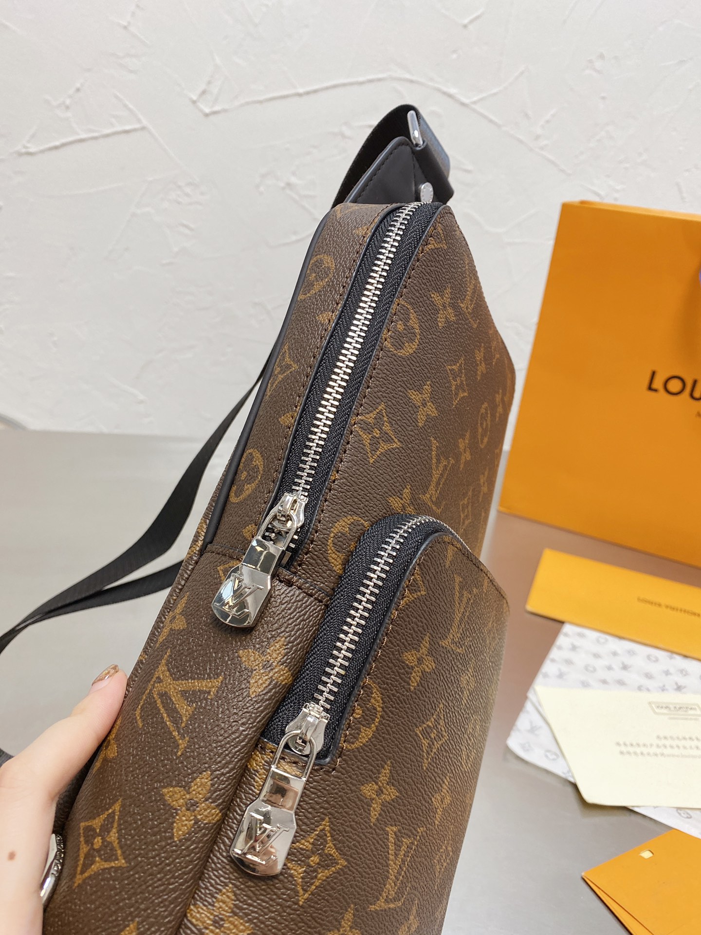 LV $60 gallery