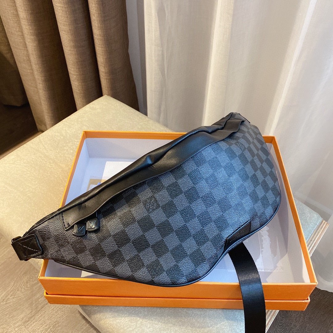 LV $60 gallery