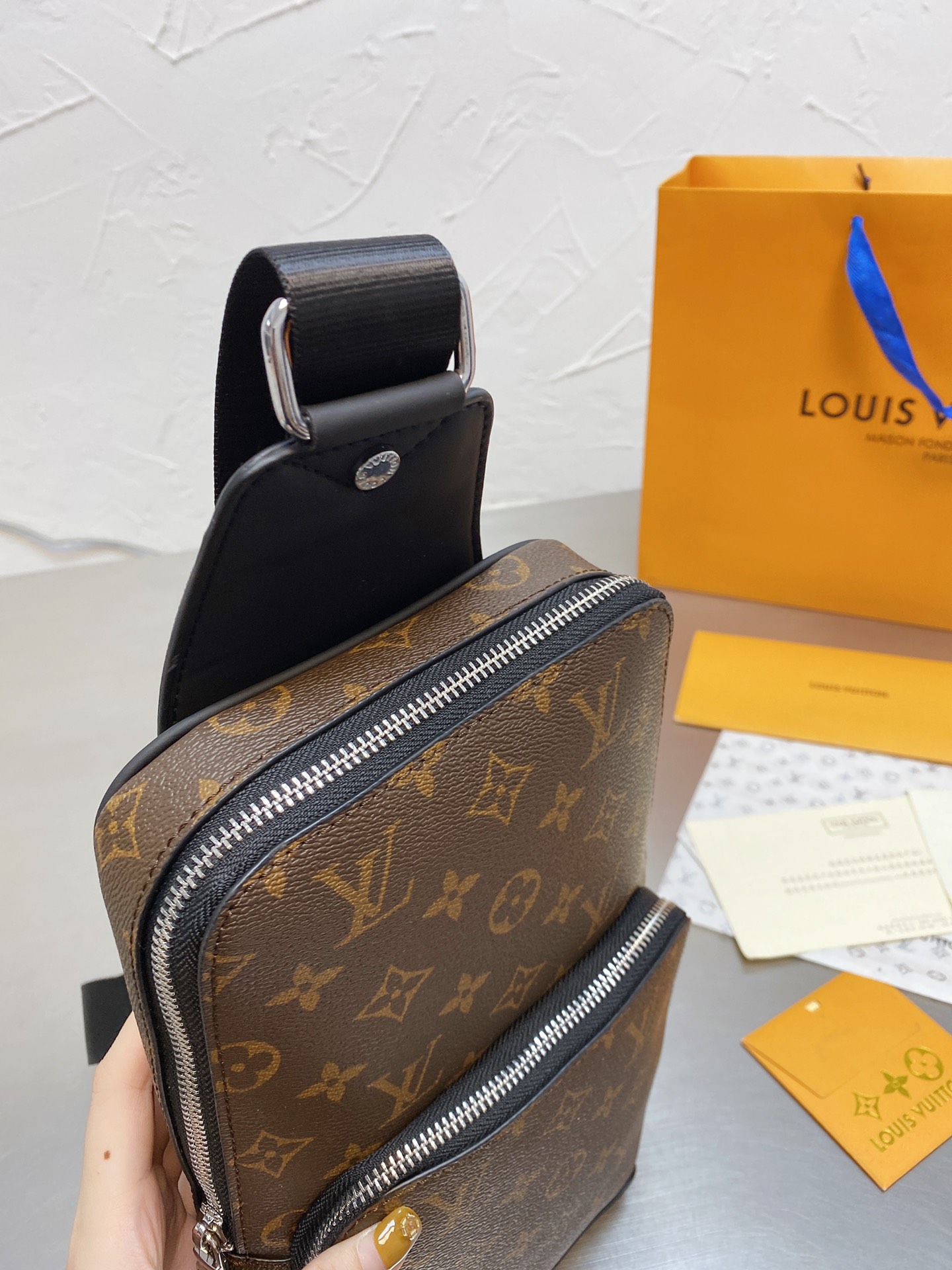 LV $60 gallery