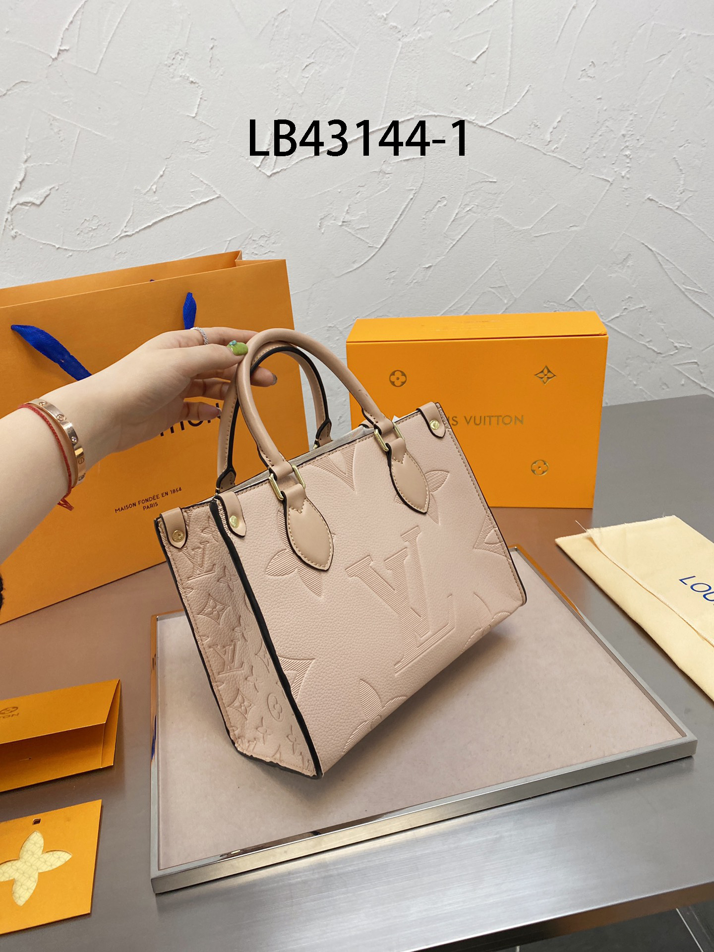 LV $60 gallery