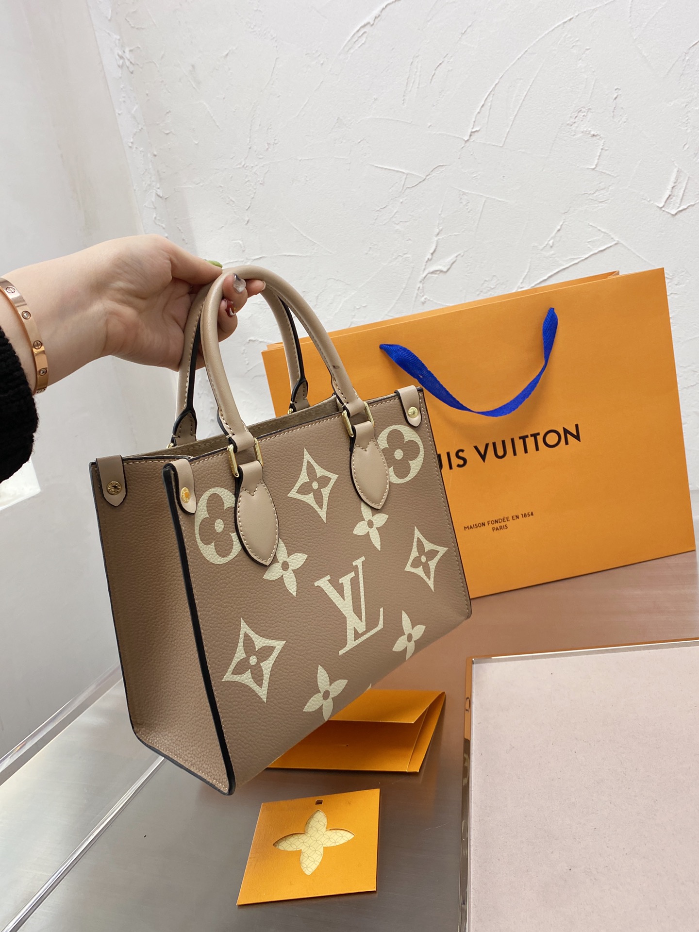 LV $60 gallery