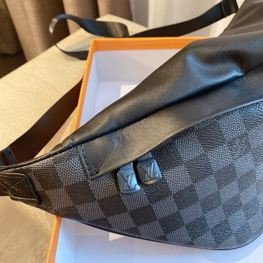 LV $60 gallery