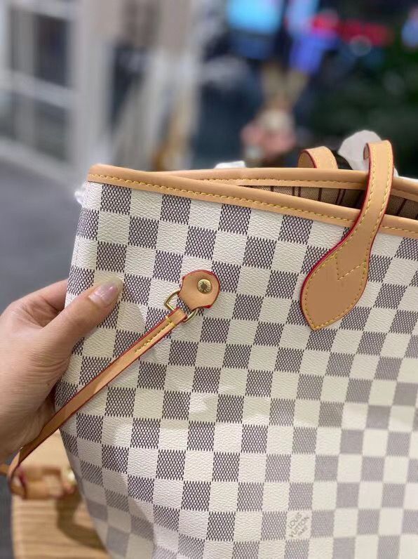 LV $60 gallery