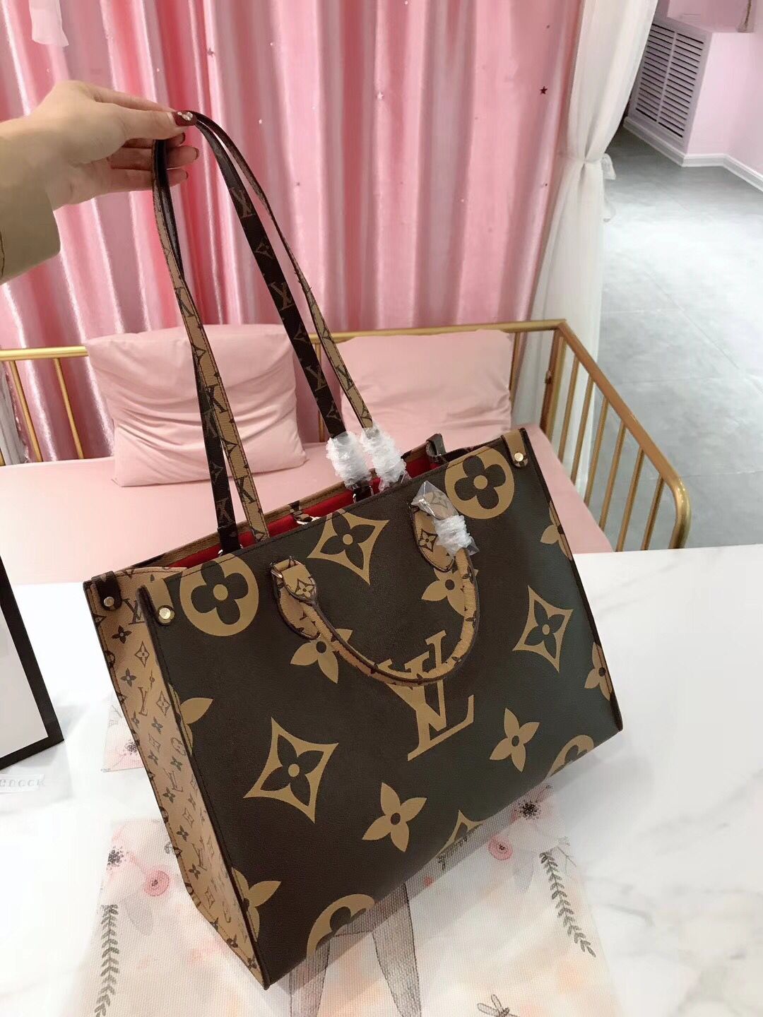 LV $60 gallery