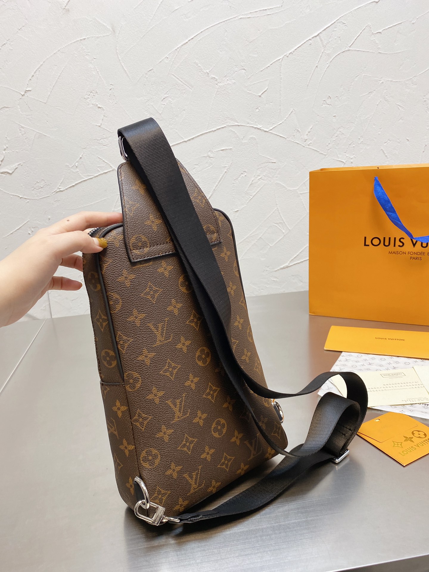 LV $60 gallery