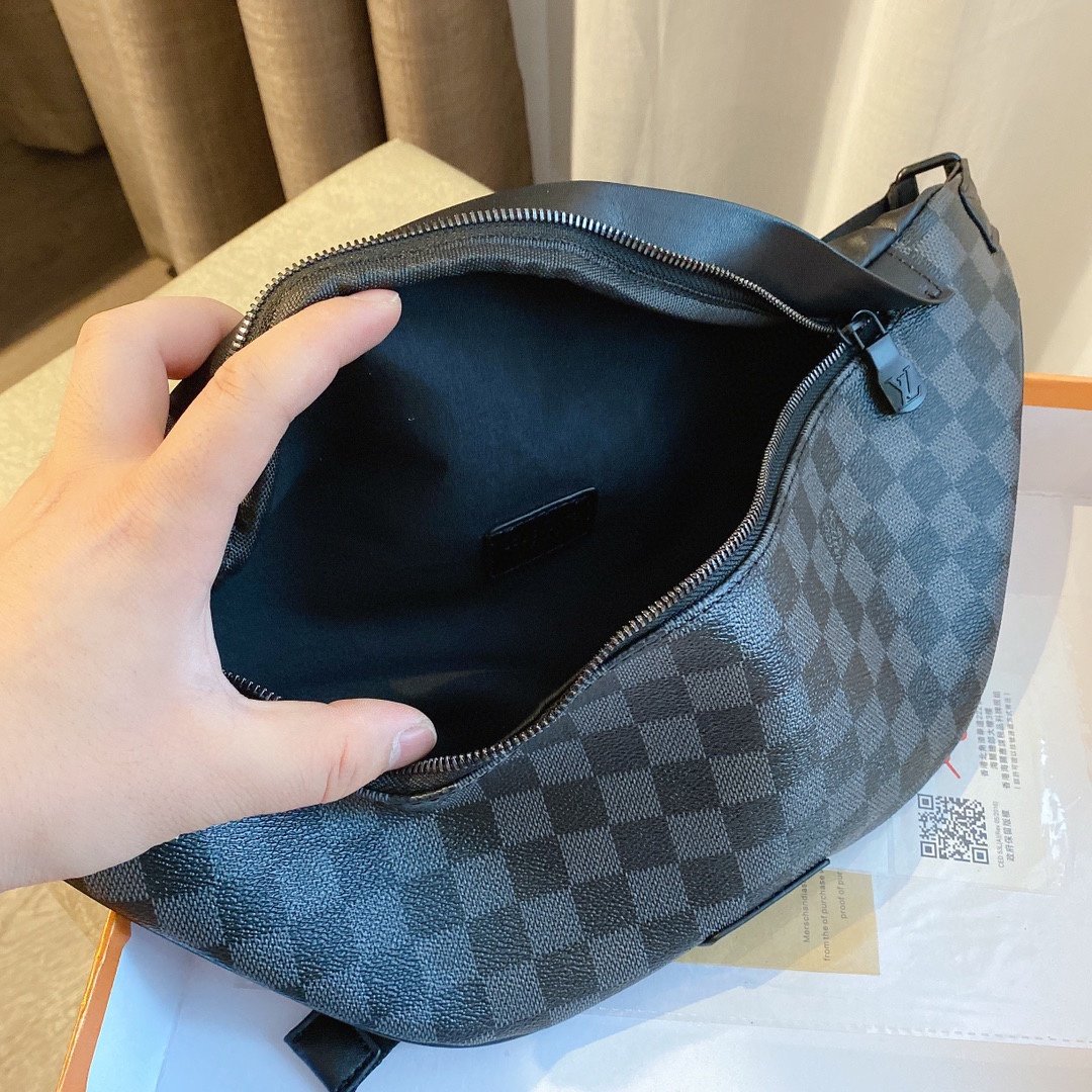 LV $60 gallery