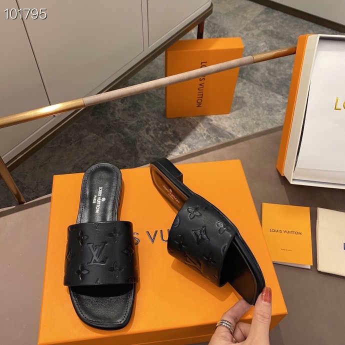 LV $61 gallery