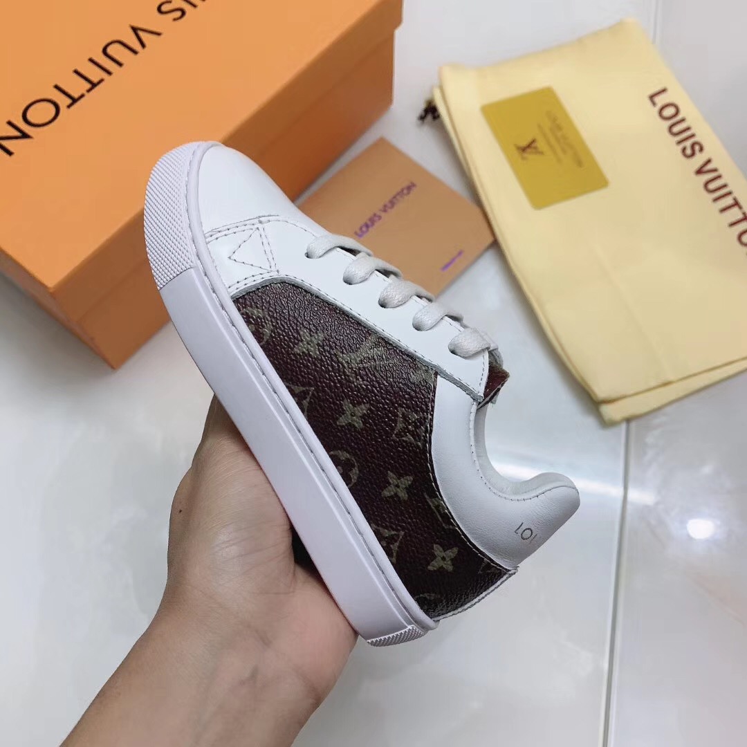 LV $61 gallery