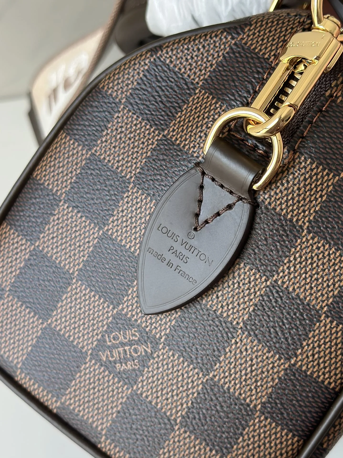 LV $61 gallery