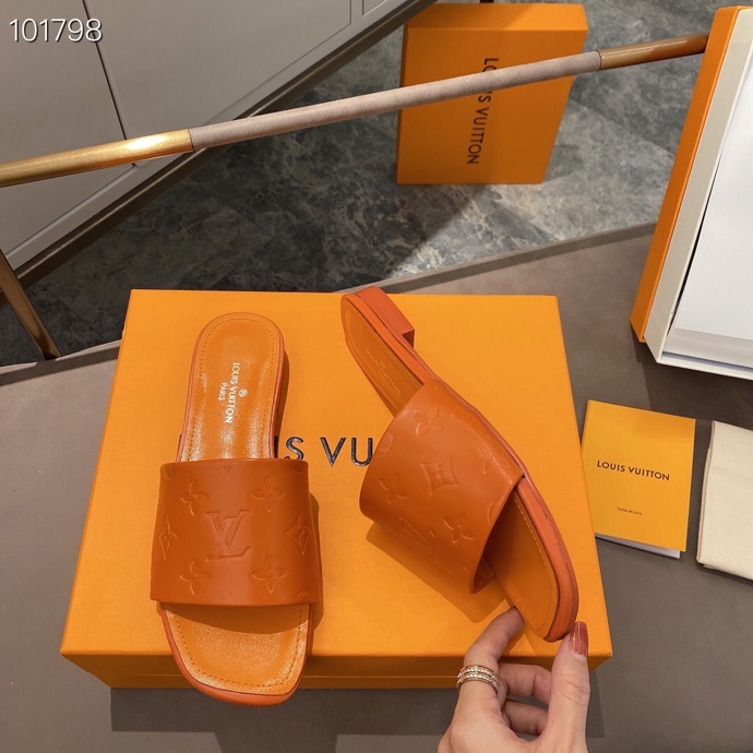 LV $61 gallery