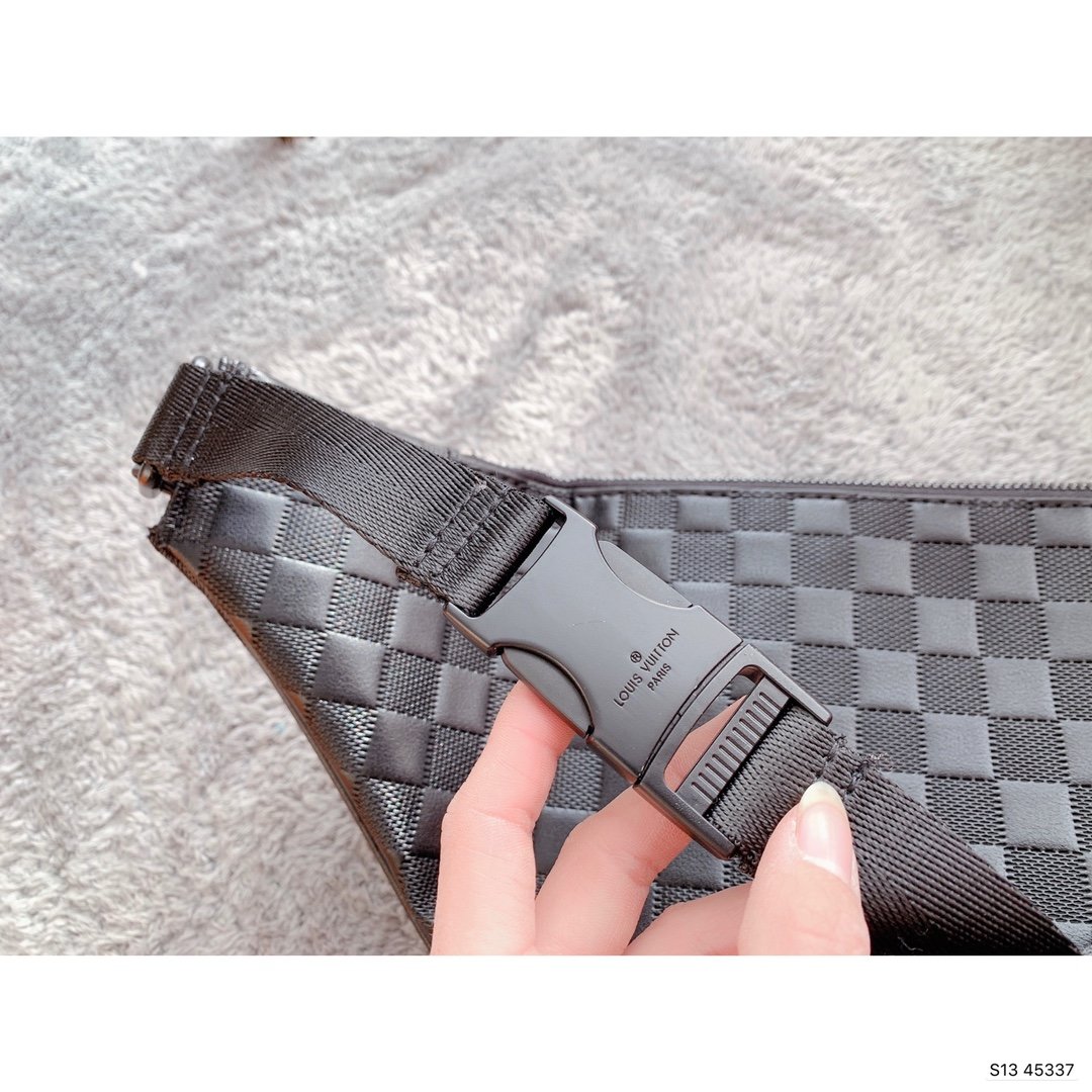 LV $61 gallery