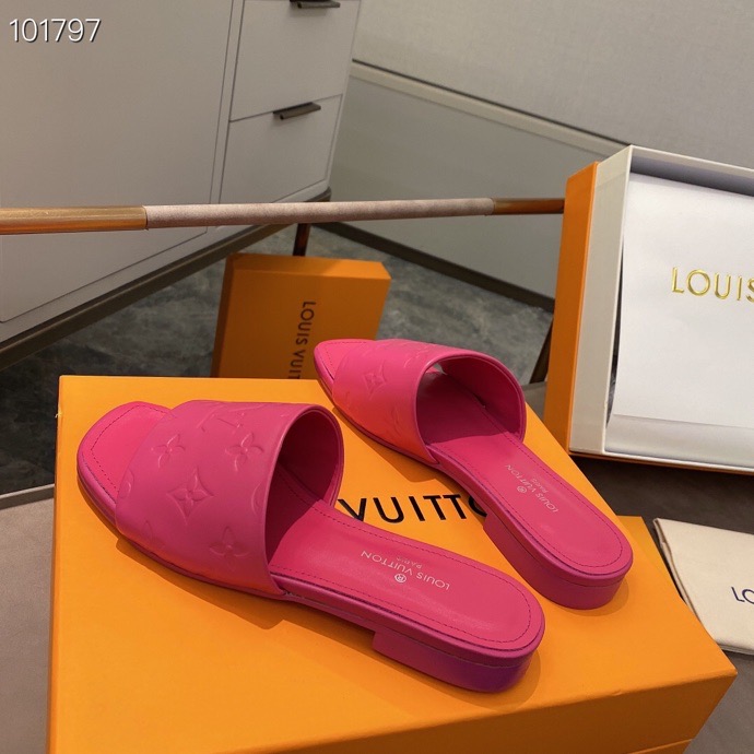 LV $61 gallery