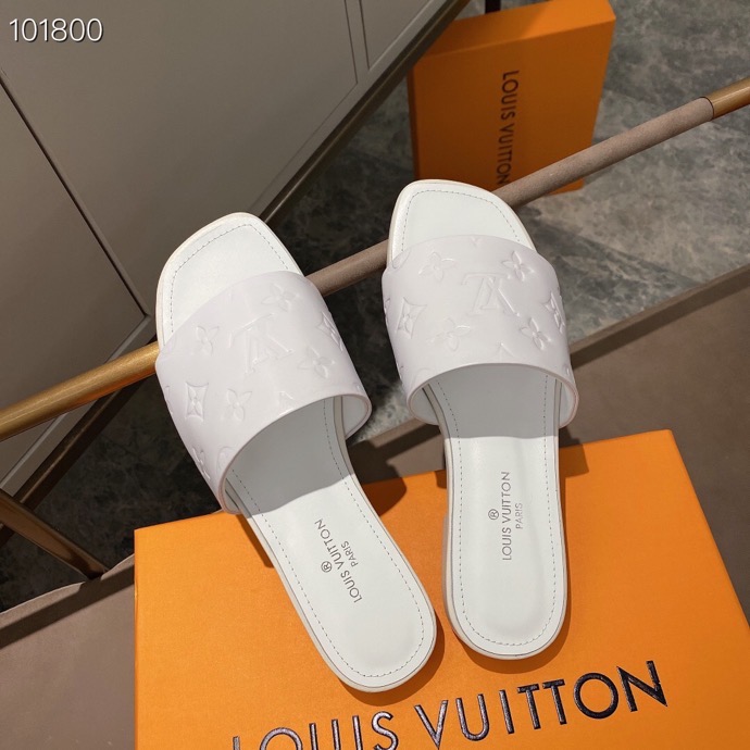 LV $61 gallery