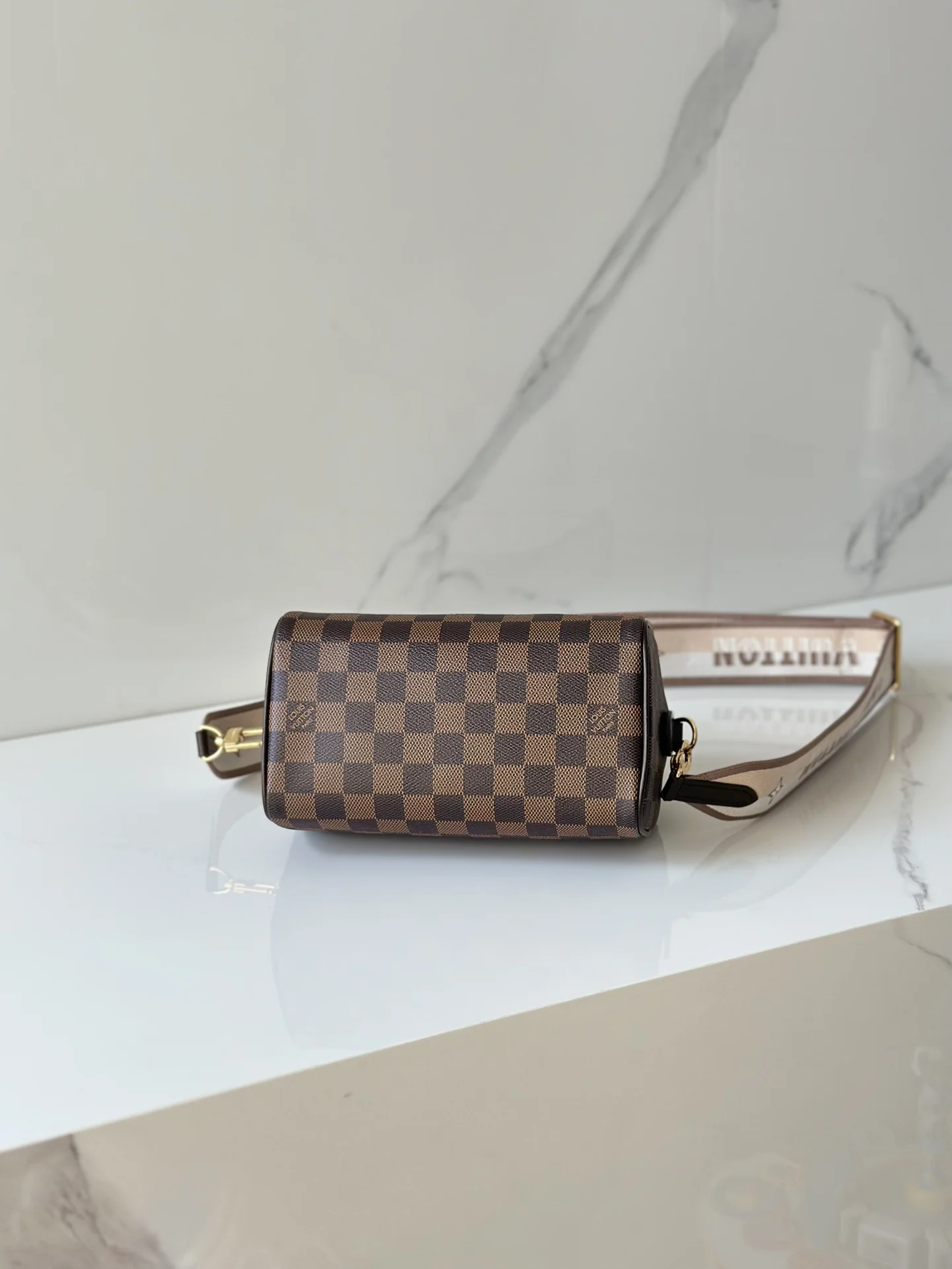 LV $61 gallery