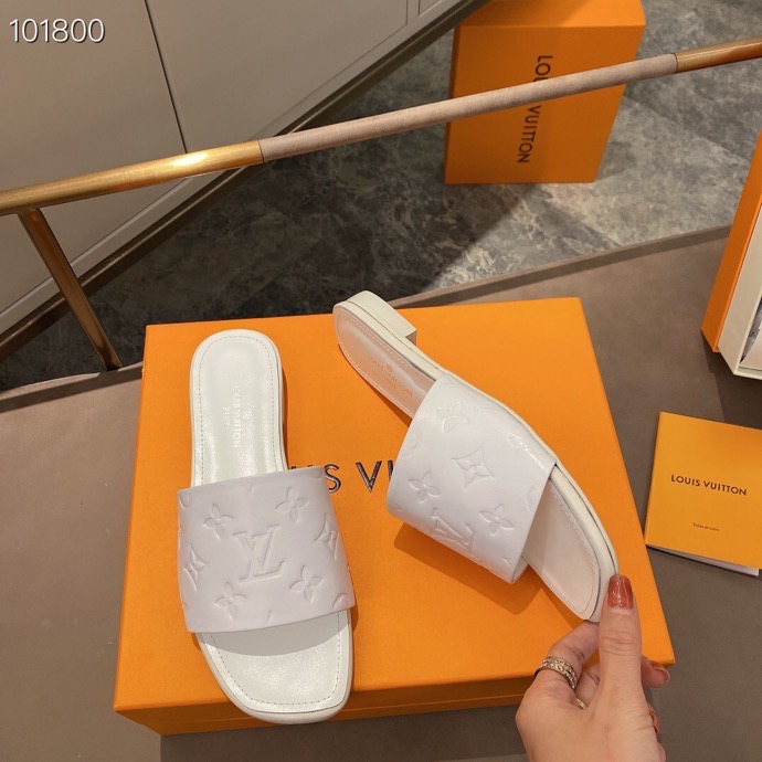 LV $61 gallery