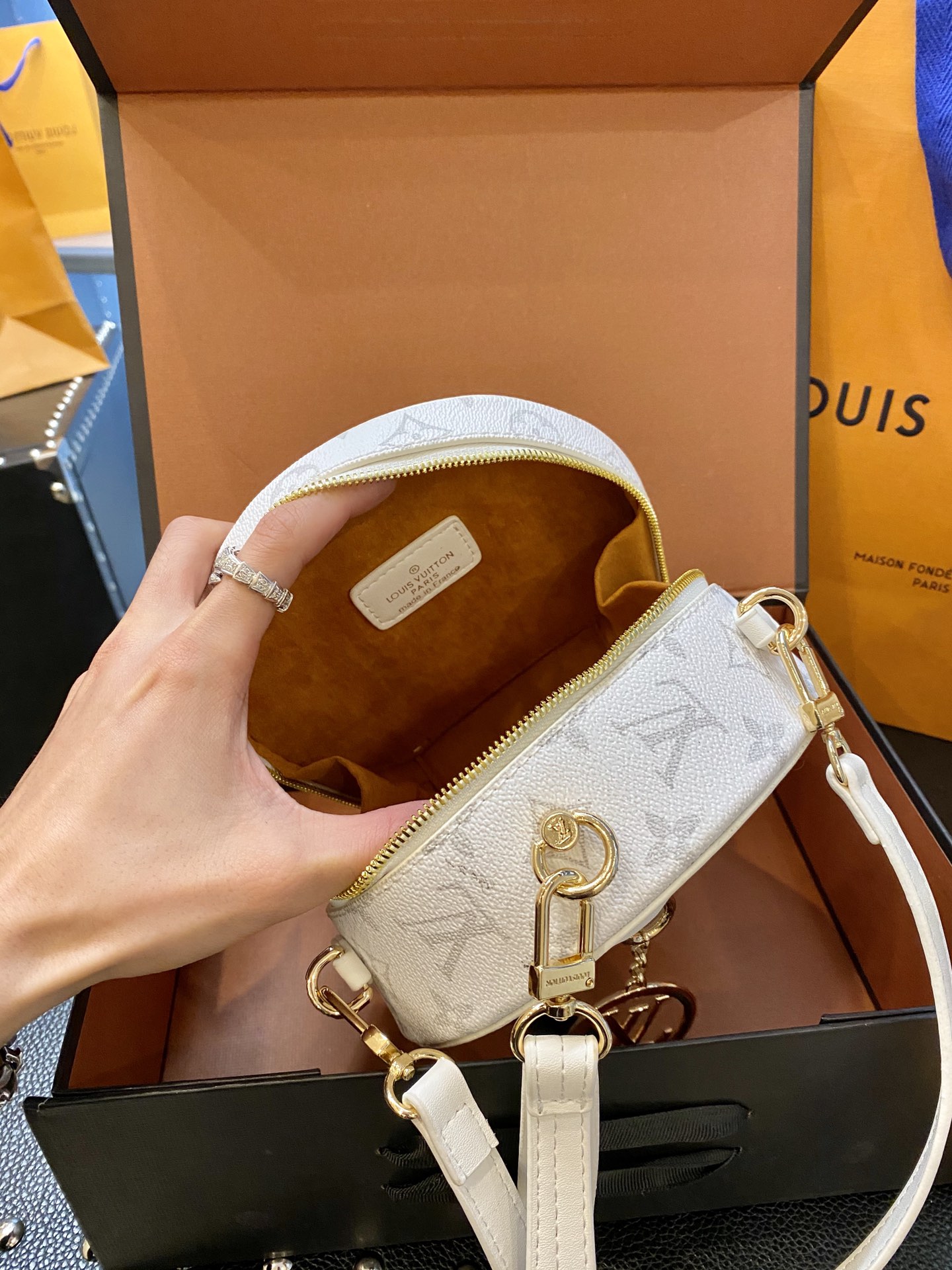 LV $61 gallery